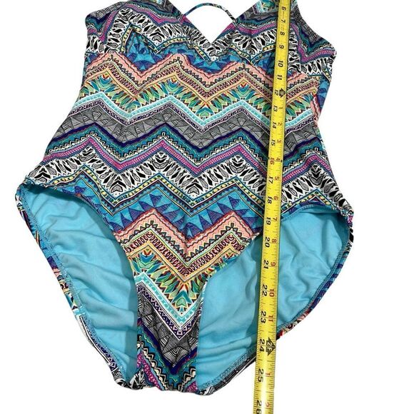 Liz Claiborne One Piece Cutout Swimsuit Size 6 - Picture 9 of 12